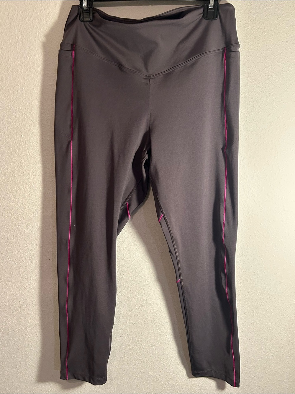 PINK Victoria's Secret Charcoal Leggings with Pink Trim
